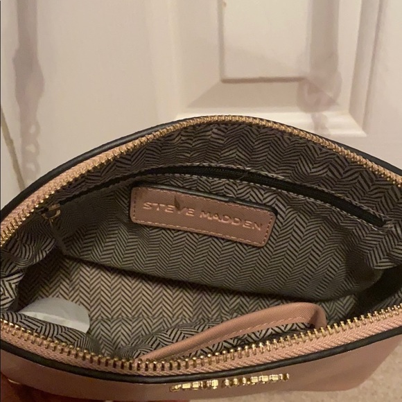 Blush Crossbody Bag - Picture 3 of 3